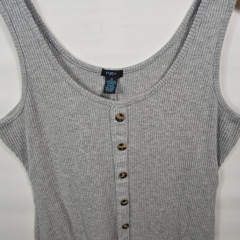 Rue+ Gray Ribbed Button‑Front Tank Size 2x - Picture 4 of 8